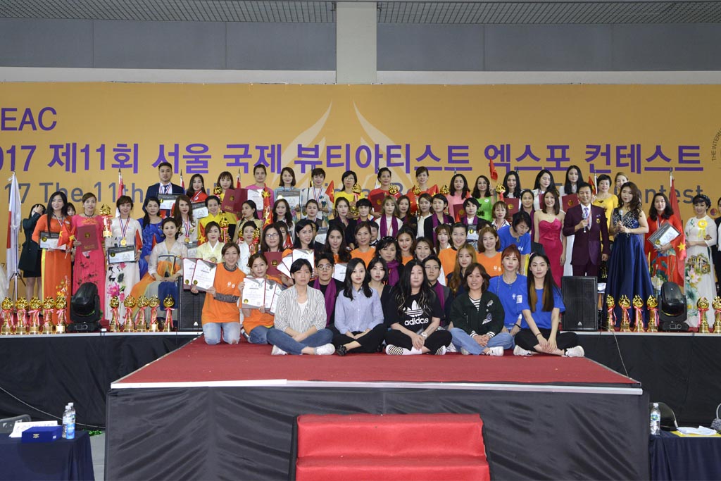 學生赴韓國參加半永久化妝大賽